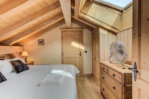 APARTMENT LONGVIEW - Central Chamonix - Sleeps 8 - image 2