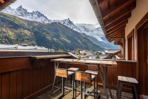 APARTMENT LONGVIEW - Central Chamonix - Sleeps 8 - image 3