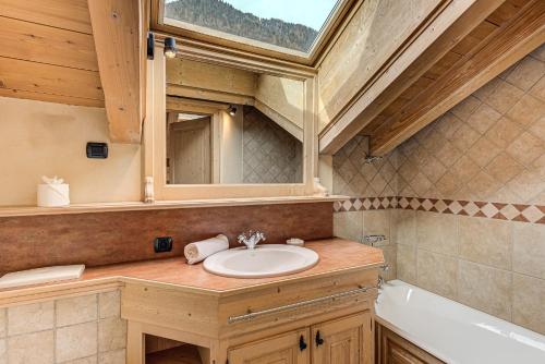 APARTMENT LONGVIEW - Central Chamonix - Sleeps 8 - image 7
