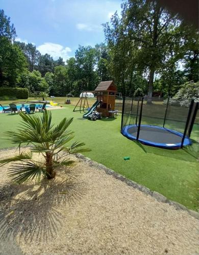 LOGT 4 PERS avec Piscine chauffée à 55 MIN DE PARIS - Location saisonnière - Parigné-l'Évêque