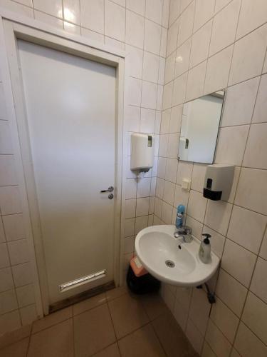 Bathroom, H18B EUROHOTEL in Narva