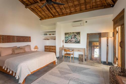 Charming 3BR Villa w/pool & view - Tap to explore photos