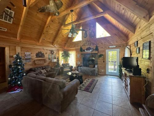 Trail's End Cabin - image 4