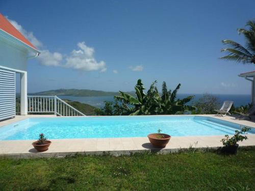 Petite maison meublée piscine Robert Martinique - Location saisonnière - Le Robert