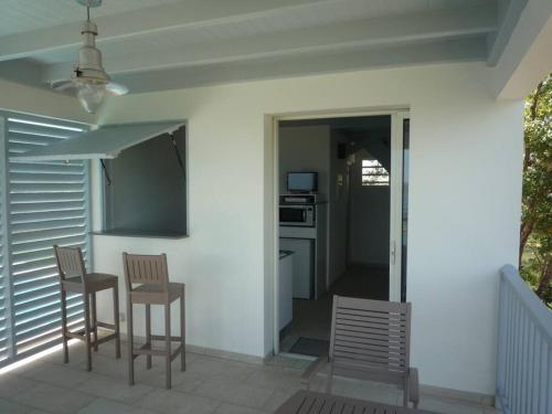 Petite maison meublée piscine Robert Martinique (Petite maison meublee piscine Robert Martinique) in Le Robert