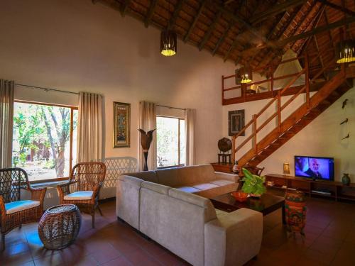 6-person bush villa at Kruger Park entrance Phalaborwa