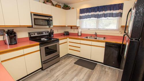 Oceanside, Close to Beach Access, Close to Shopping, Community Amenities, 717, Captains Quarters, Corolla (photo 7)