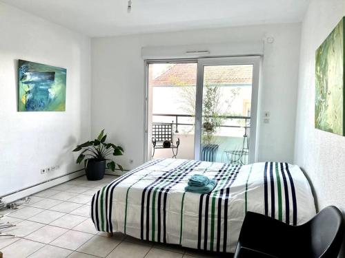 Bright and quiet apartment - free parking - Location saisonnière - Illzach