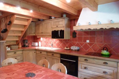 Chalet rénové, 9 personnes, 3 chambres, 1 mezzanine - CH09 gîte à louer Beaufort