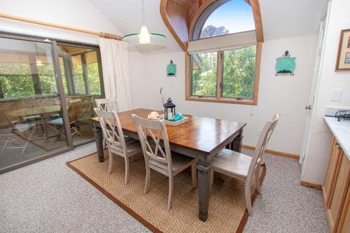 Oceanside, Hot Tub, Community Pools, Close to beach, Community Amenities, 733, Sandy Paws, Corolla (photo 9)