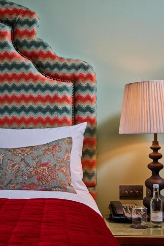 Classic Room image 5
