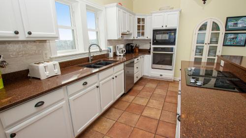 OCEANFRONT, Ocean Views, ELEVATOR, Private Beach Walkway, BB14, Heart Of Duck, Duck (photo 9)