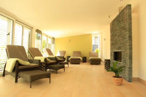 gedeelde lounge/tv-ruimte, Flair Hotel Nieder in Bestwig