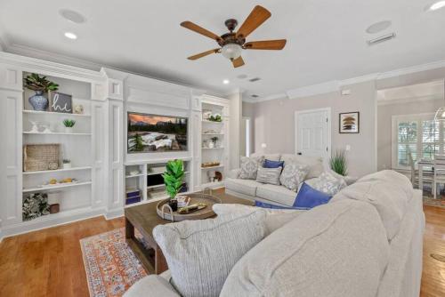 Létesítmények, Serene Smart Home, Big Backyard, Family and Friends in Killearn Estates