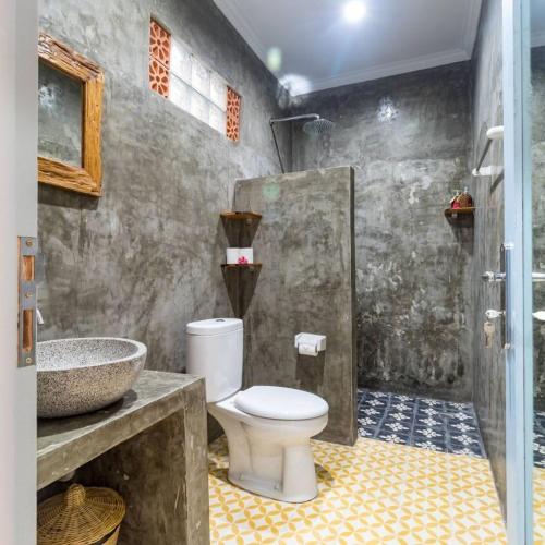 Deluxe Double Room (2 Adults + 1 Child) image 2