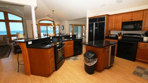 OCEANFRONT, Ocean Views, Pool, ELEV, H Tub, Dogs Welcome, CD1, A Great Place, Duck (Foto 10)