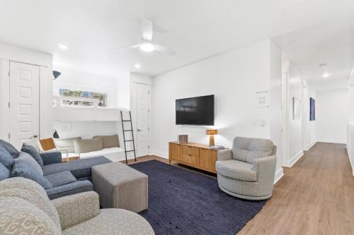 Family Tides Beach House by Panhandle Getaways thumb 4