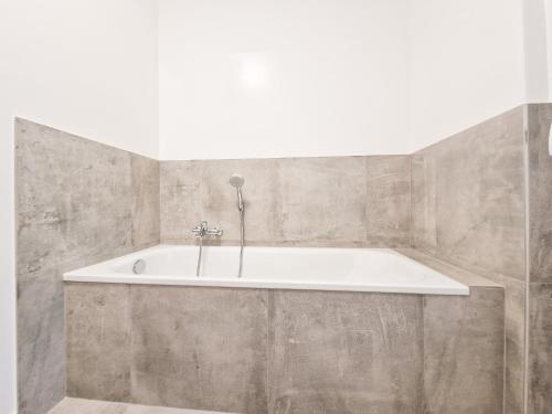Tolstov Apartments - City Apartment with 3 Rooms - 15 Min Messe DUS & 10 Min Old Town DUS, Düsseldorf (photo 8)