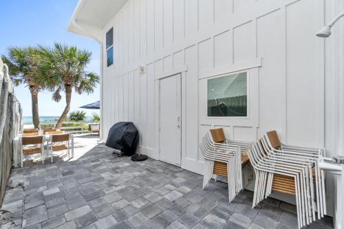 Family Tides Beach House by Panhandle Getaways detail