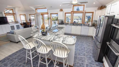 Oceanside, Close to Beach, Private Pool, Hot Tub, FS1, Duck Chill Inn, Duck (Foto 8)