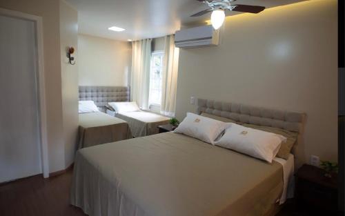 1 double bed, 2 twin beds