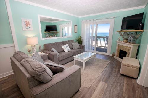 OCEANFRONT, Community Pool and beach walkway! KD220, Feelin Nauti
