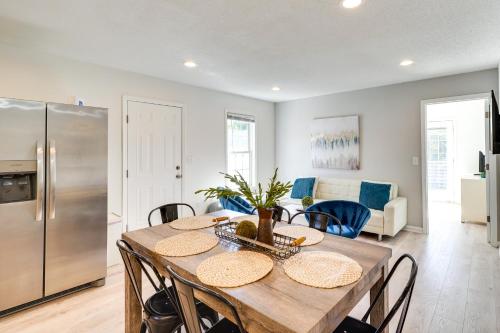 Charming Raleigh Home - Walk to Downtown! in Raleigh, USA