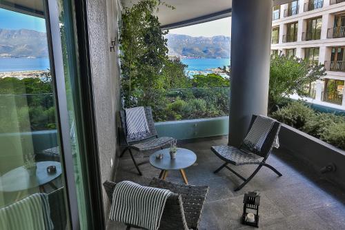Apartment with Sea View room in Royal Gardens Paradise