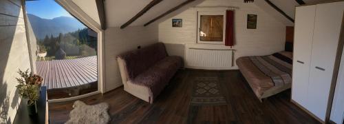 Cabana din Munți (Cabana din Munti) in Borsa