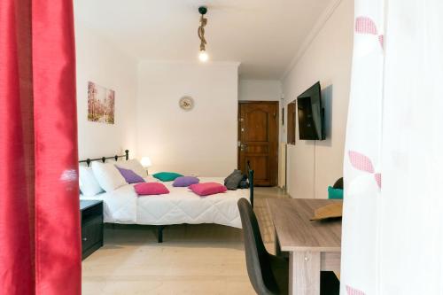 Maria's Apartment 1ος όροφος δίπλα στο Νοσοκομείο Παίδων και στο Λαϊκό, Atene