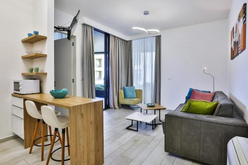 Apartment with Sea View image 6