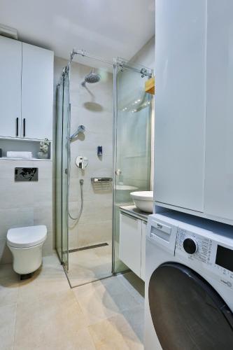 Apartment with Sea View image 2