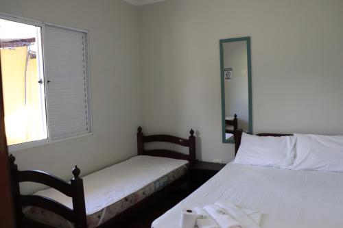1 double bed, 1 twin bed