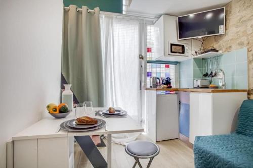 Tiny boutique studio in Paris 11, Paříž