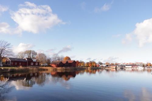 Remarkable Harbour View Cabin.