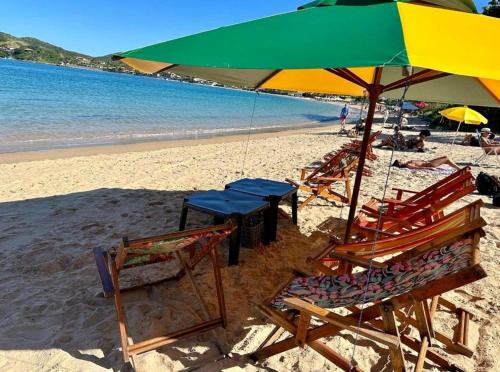 Casa de CINEMA 3 suites, 50m da Praia da Ferradura in plaža Ferradura