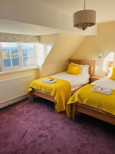 Crown & Cushion Hotel - image 9