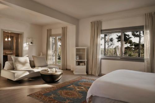 Yria Island Boutique Hotel & Spa - image 4