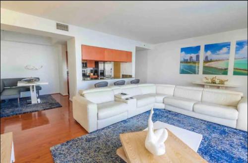 Stunning 2Br Condo brickell-Waterviews-FreeParking in Miami, USA