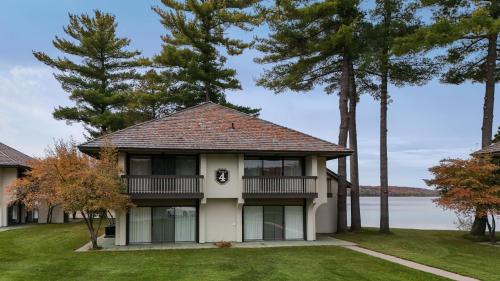 Deer Lake Villa Bldg. #4 - image 11