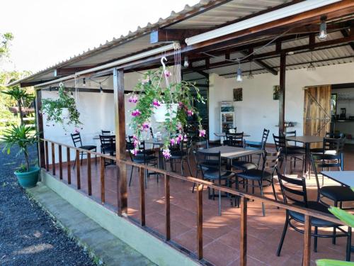 Food and beverages, B&B Garden Grecia in Grecia