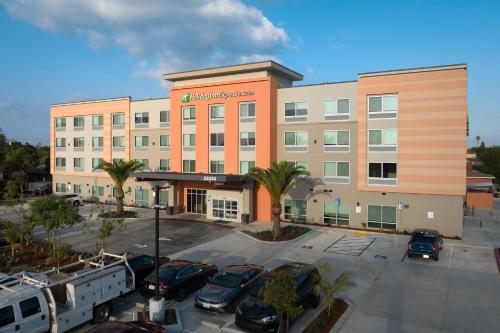 Holiday Inn Express & Suites - Hawaiian Gardens, an IHG Hotel