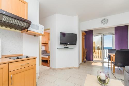 Apartment in Crikvenica with sea view, terrace, air conditioning, WiFi 3492-5, Crikvenica (Cirquenizza) (foto 4)