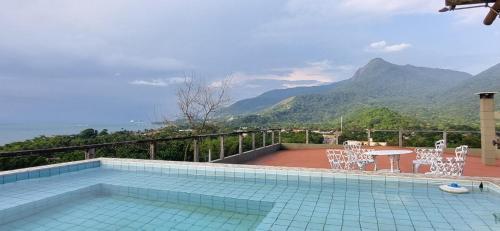 สระว่ายน้ำ, Suite Ilhabela - com varanda e vista panorâmica (Suite Ilhabela - com varanda e vista panoramica) in บาร์ราเวลยา