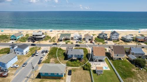 Semi-Oceanfront, 100 ft to beach access, Sun Decks, KH141, Blue Heaven in Kitty Hawk (NC)