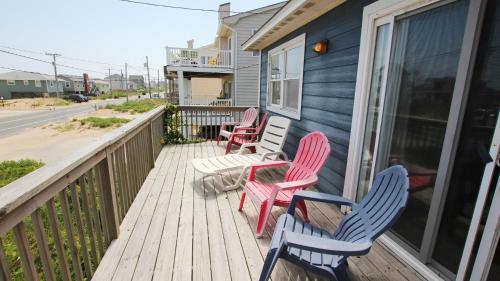 Semi-Oceanfront, 100 ft to beach access, Sun Decks, KH141, Blue Heaven in Kitty Hawk (NC)