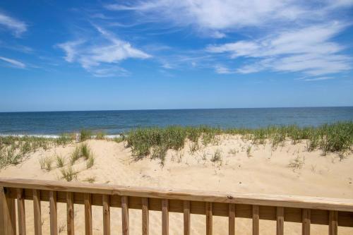 OCEANFRONT, Ocean Views, screened porch, KH24, All Sandy, Китти-Хок (фото 2)