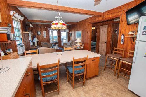 OCEANFRONT, Ocean Views, screened porch, KH24, All Sandy, Китти-Хок (фото 7)