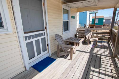 OCEANFRONT, Ocean Views, screened porch, KH24, All Sandy in Kitty Hawk (NC)