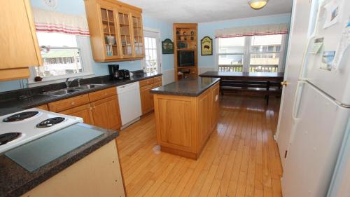 OCEANFRONT, Ocean Views, Dogs Welcome, Beach Access, KH42, Sea Eagle in Kitty Hawk (NC)